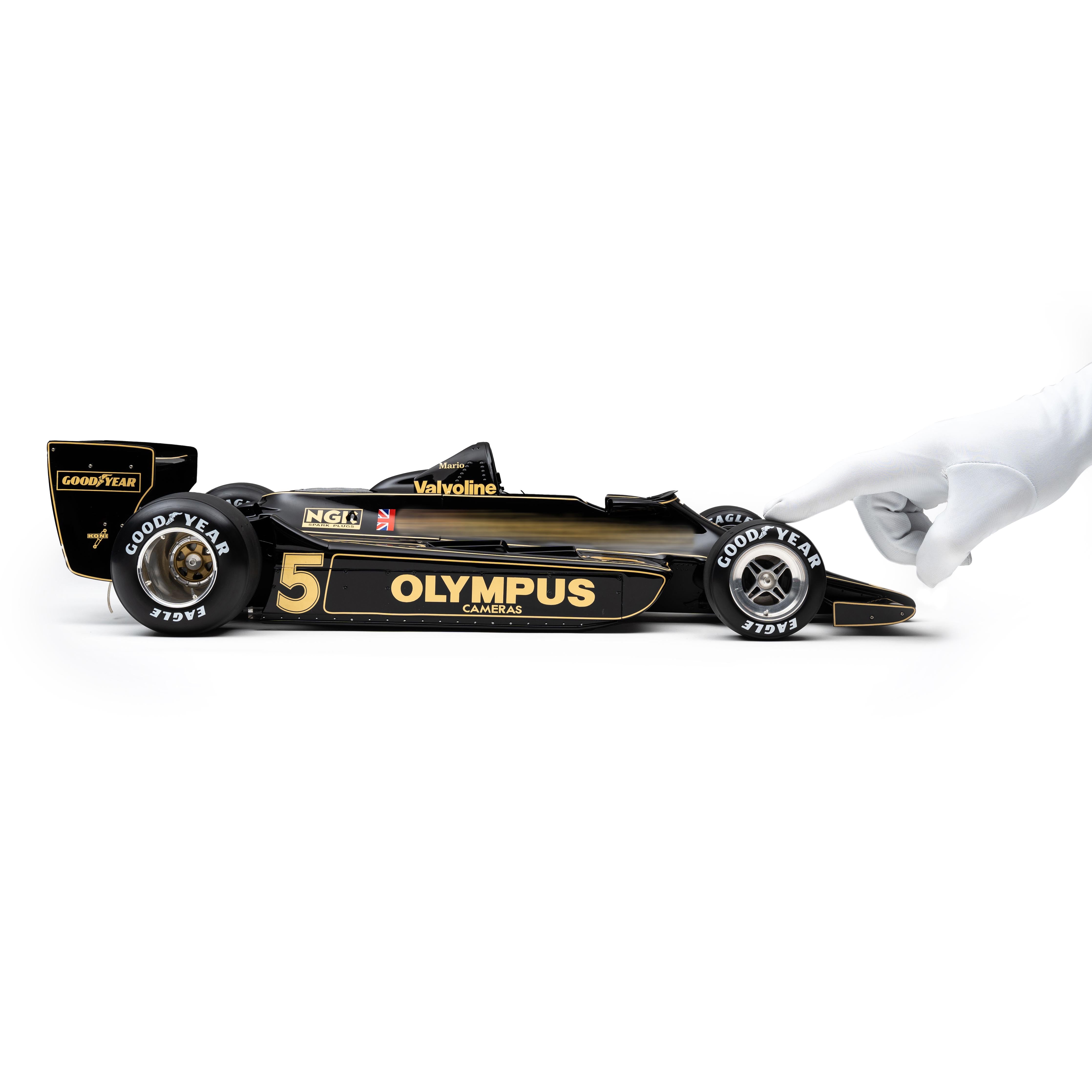 Lotus F1® Team Memorabilia | Replica & Race Used | F1 Authentics