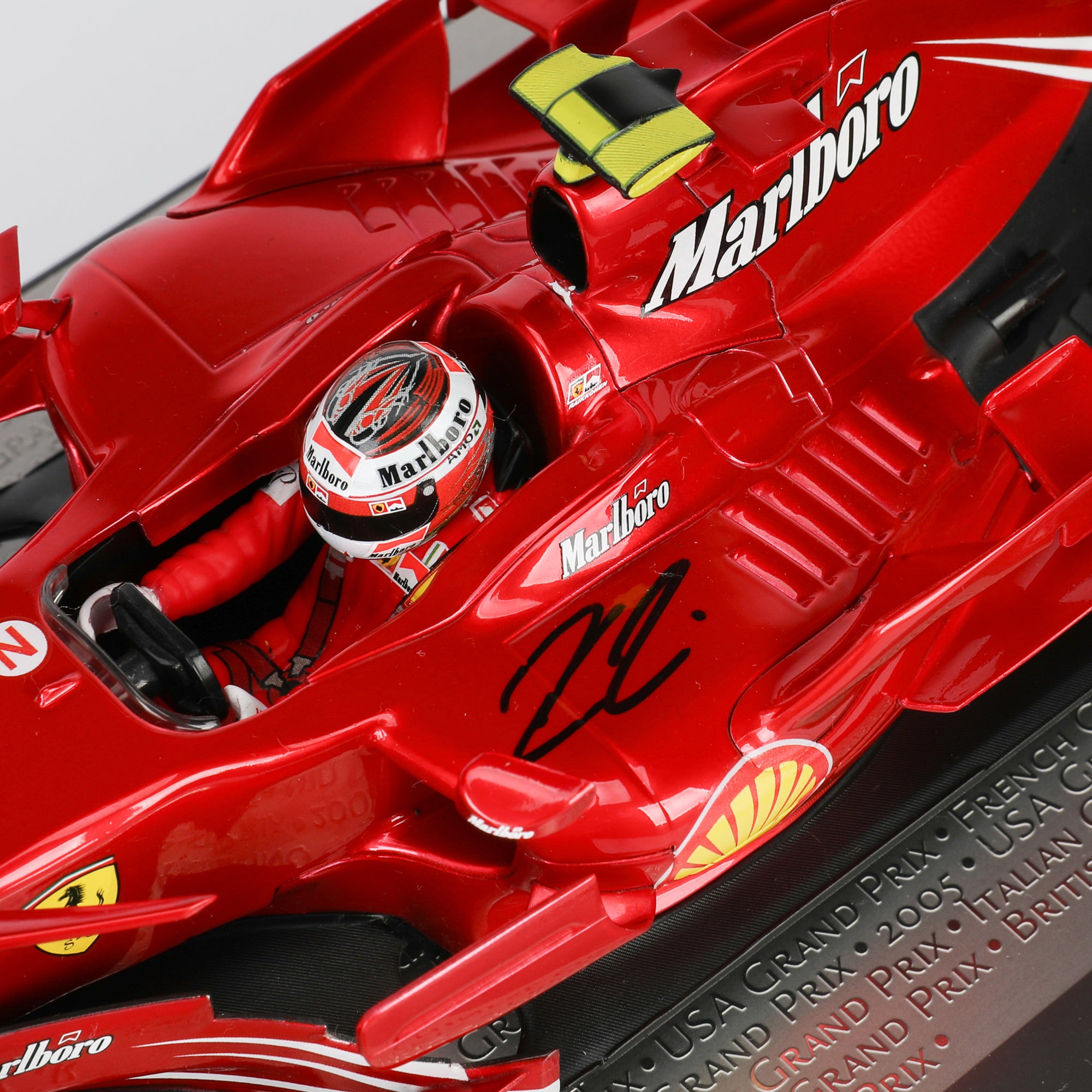 Kimi Räikkönen 2007 Signed 1:18 Scale Model Ferrari F2007 With Display Case