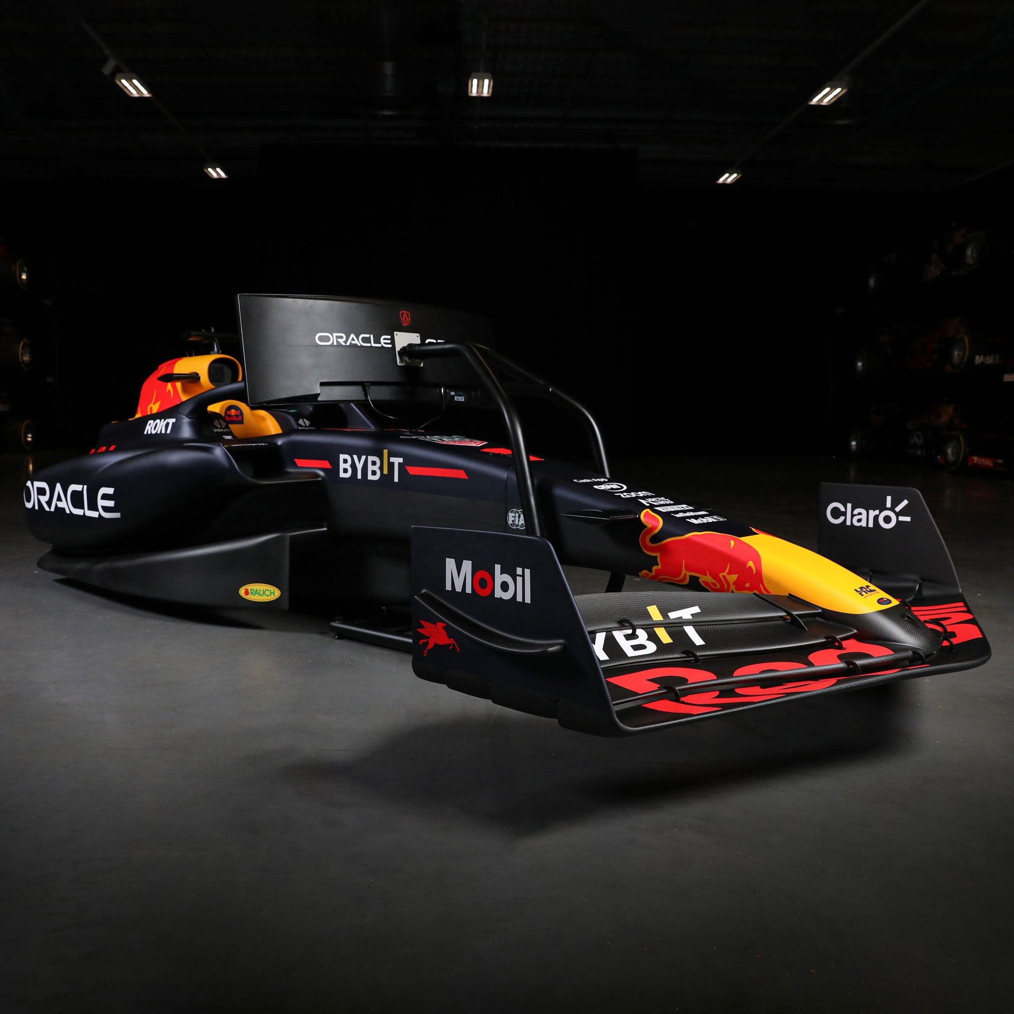 WORLD EXCLUSIVE – Oracle Red Bull Racing RB19 Motion Simulator