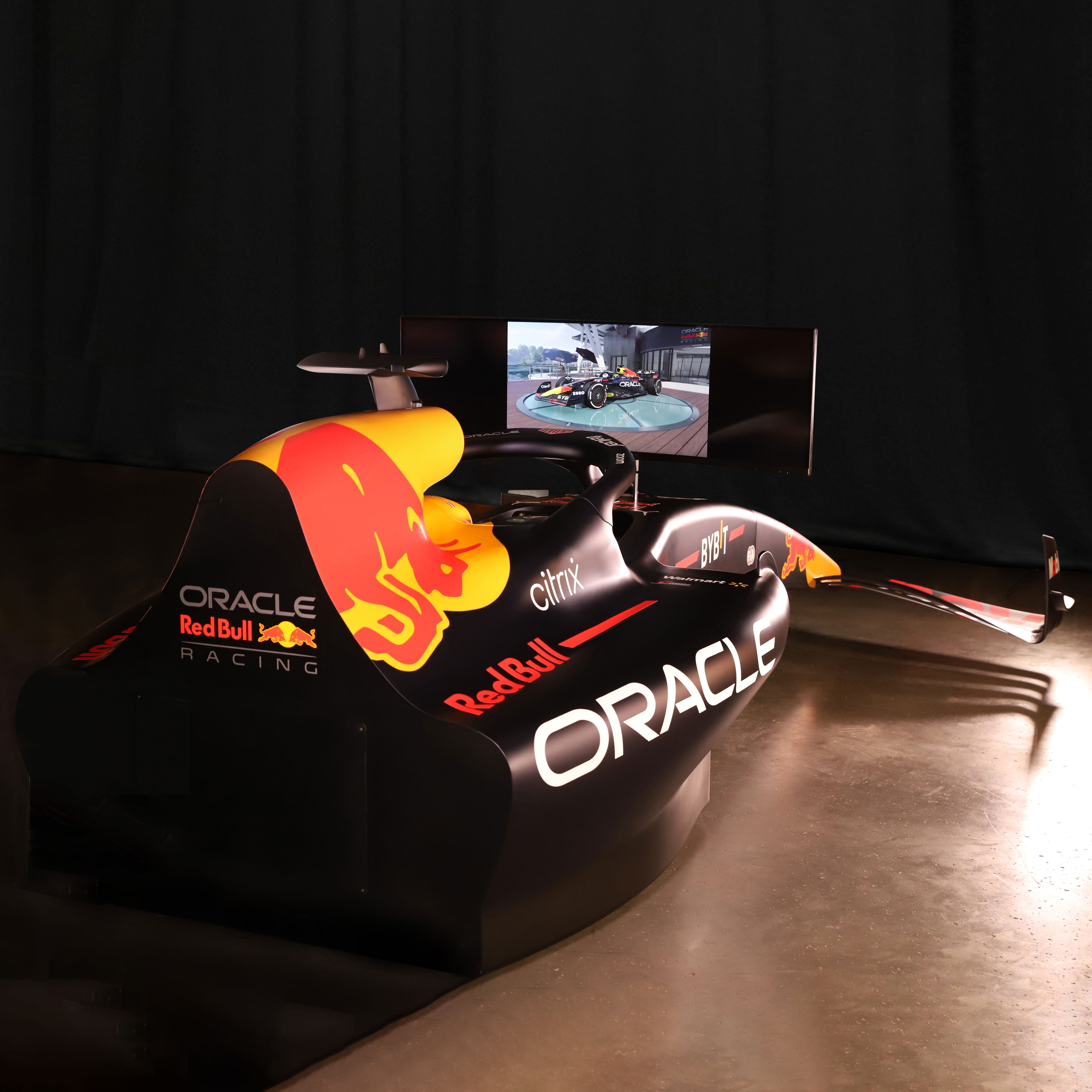 Official 2022 Oracle Red Bull Racing RB18 Show Car Simulator Champio